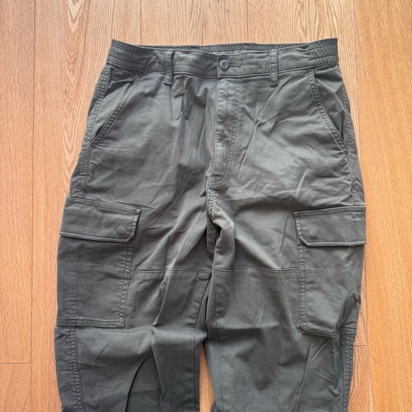 UNIQLO OLIVE Green Cargo Jogger Pant - M - Picture 11 of 12
